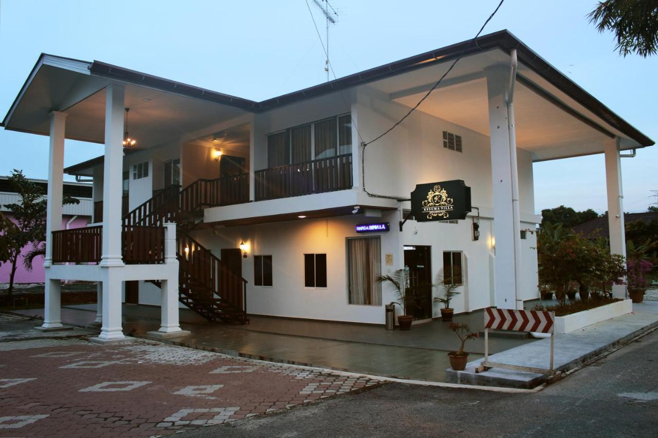 Kesuma Villa Parit Raja Extérieur photo